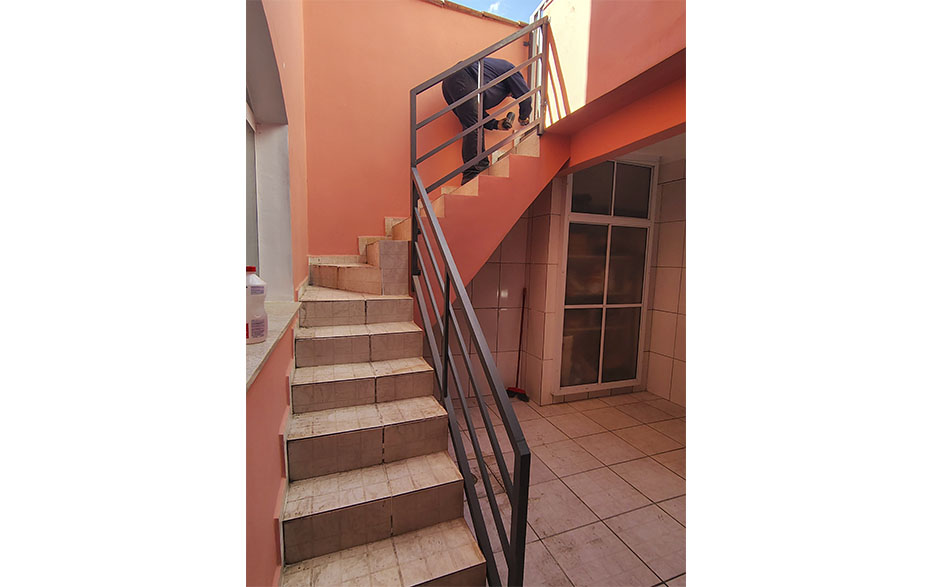 RF119 – Corrimão de Aço Galvanizado para Escada