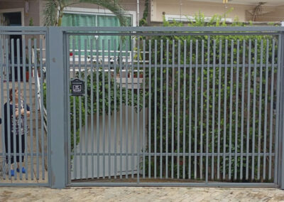 RF105 – Portão Basculante Automático