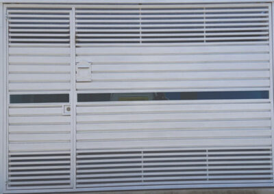 RF13 – Portão Basculante Automático